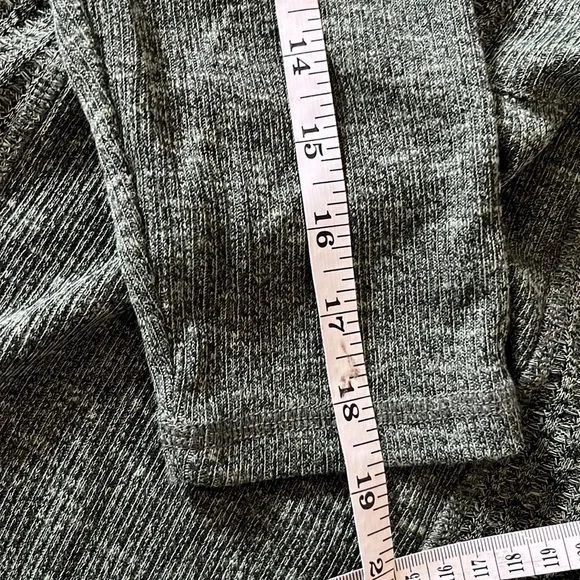 NWT Long Sleeve top Sz M - Picture 8 of 8